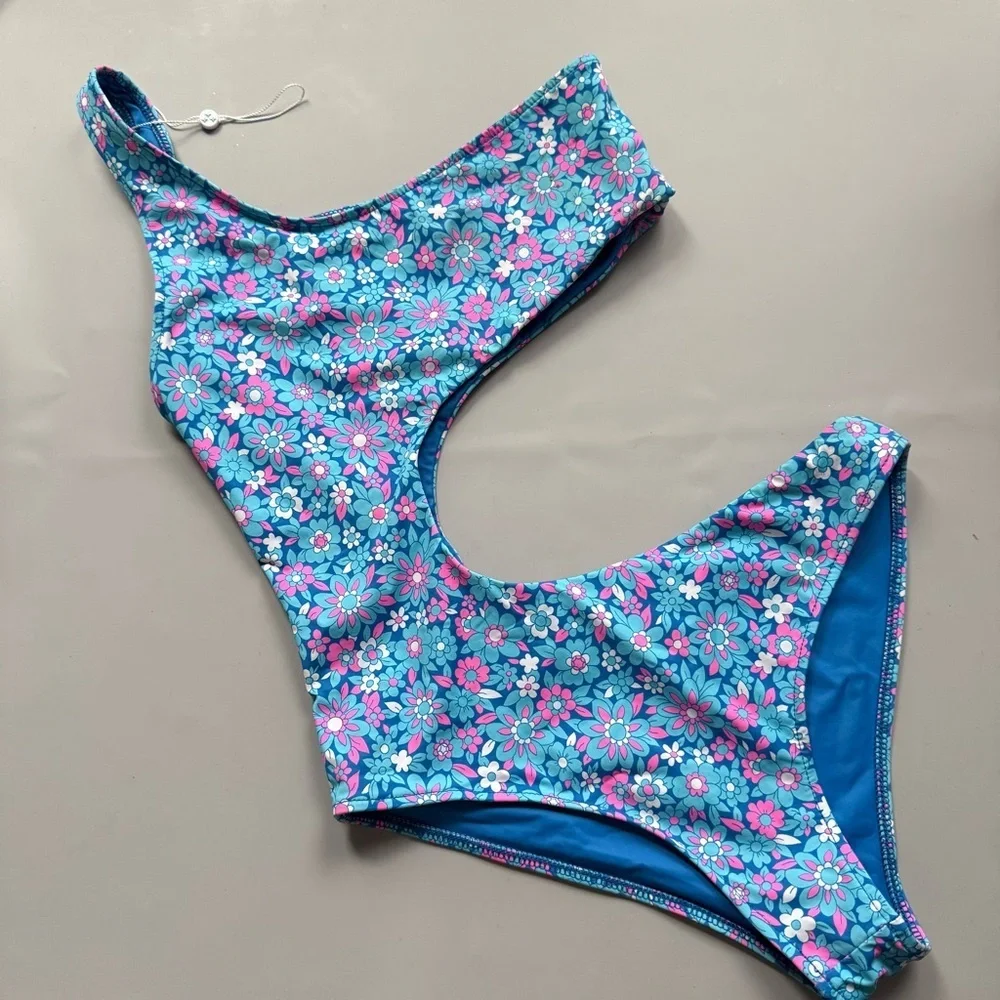 FRANKIES BIKINIS Cash One Piece Swimsuit Bikini Floral Blue Medium Cutout
